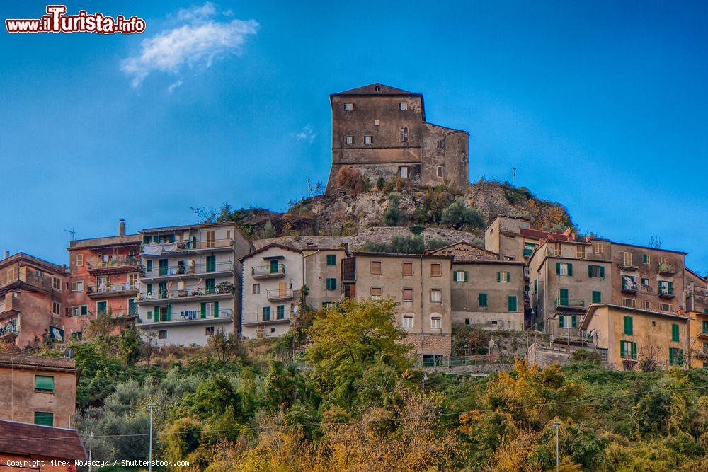 Immagine Il villaggio arroccato di Subiaco, con la fortezza dei Borgia, provincia di Viterbo, Lazio - © Mirek Nowaczyk / Shutterstock.com