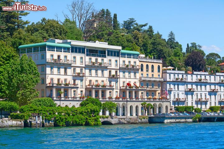 Immagine Ville lussuose sul lago di Como, Lombardia - Il Lario è famoso nel mondo per le sue ville antiche e per i suoi magnifici giardini che rendono questo territorio una delle mete turistiche riconosciute a livello nazionale e internazionale © Fedor Selivanov/ Shutterstock.com