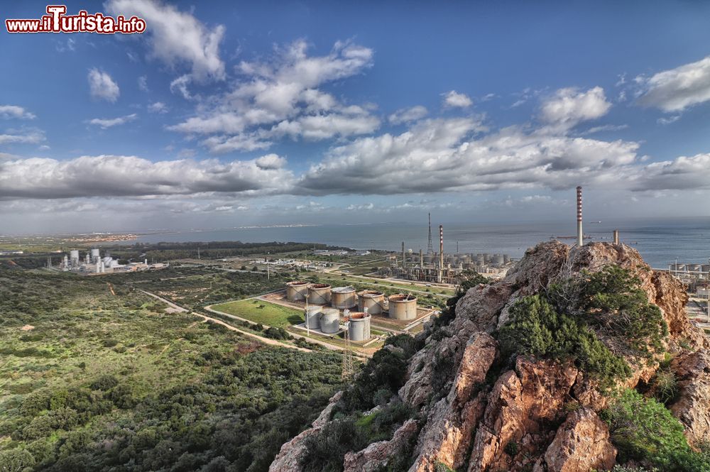 Immagine Vista aera della raffineria di Sarros in Sardegna