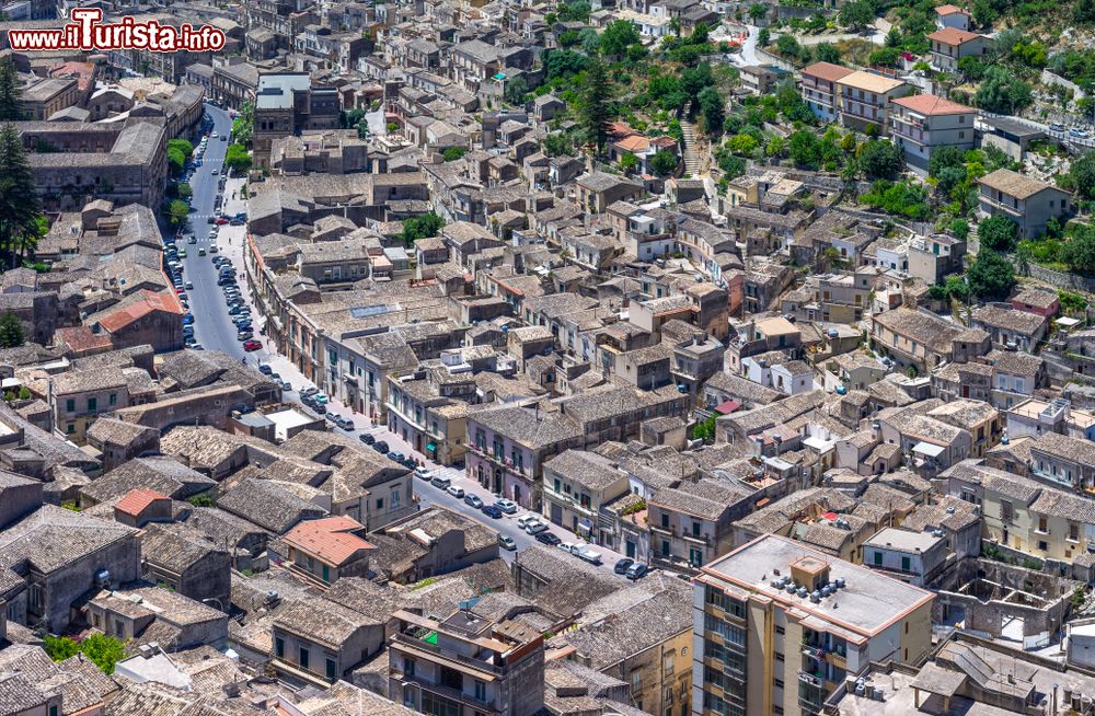 Immagine Vista aerea del centro barocco di Modica in Sicilia