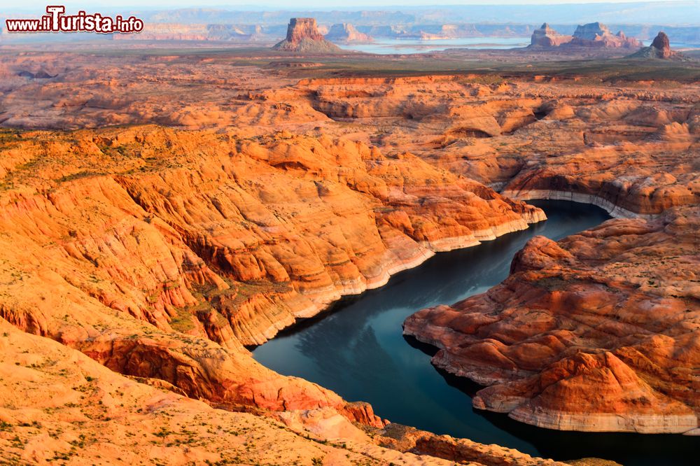 Immagine Veduta area del fiume Colorado e del Grand Canyon in Arizona, Stati Uniti d'America