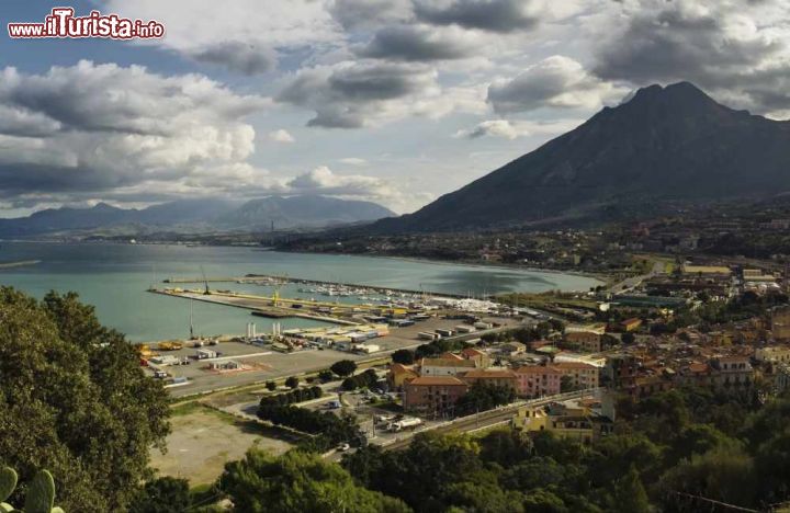 Immagine Vista aerea del porto di Termini Imerese - © Chudnayamamba / Shutterstock.com