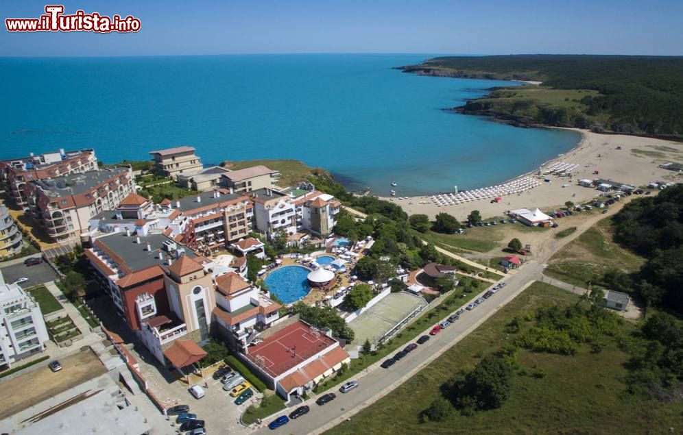 Immagine Vista aerea della cittadina e spiaggia di Sinemorets in Bulgaria