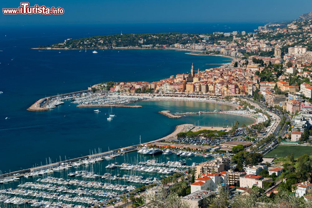 Immagine Vista panoramica del borgo di Mentone e della sua marina in Francia