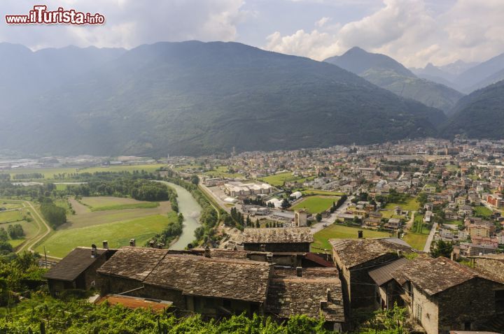 Immagine Vista panoramica di Morbegno, bassa Valtellina - © Claudio Giovanni Colombo / Shutterstock.com