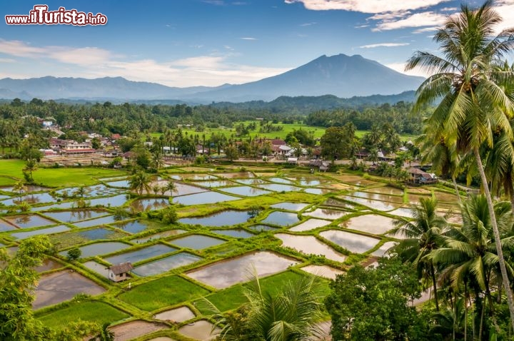 Immagine I paesaggi magici dell'Isola di Sumatra in Indonesia - © milosk50 / Shutterstock.com