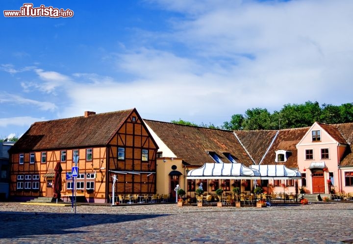 Immagine Piazza nel borgo storico di Klaipeda in Lituania - © Igor Kolos / Shutterstock.com