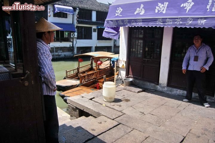 Immagine Piazzetta a Zhouzhuang il villaggio fluviale tipico della Cina orientale