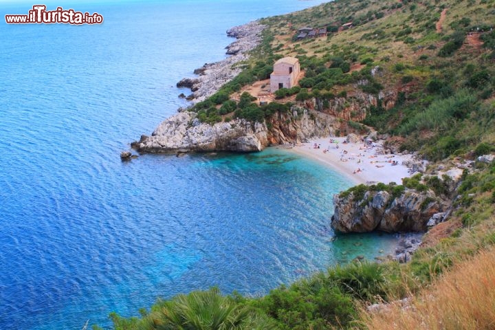 Immagine Riserva dello Zingaro, Sicilia, a nord-est di San Vito lo Capo - © Marco Cannizzaro/ Shutterstock.com