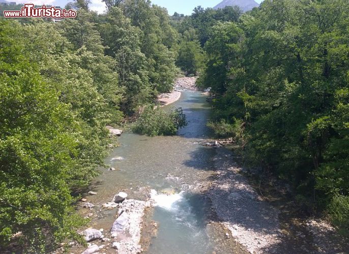 Immagine Il Fiume Noce segna il confine tra i territori di Trecchina (a sinistra) e di  Lauria (a destra) in Basilicata - © Gianni Lupindo - Panoramio, CC BY-SA 3.0,