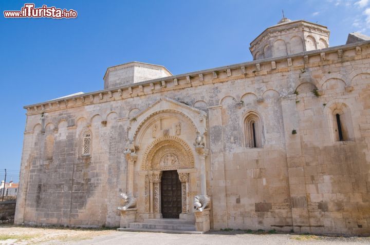 Immagine Abbazia di San Leonardo a Lama Volara in Puglia, dintorni di Manfredonia - © Mi.Ti. / Shutterstock.com