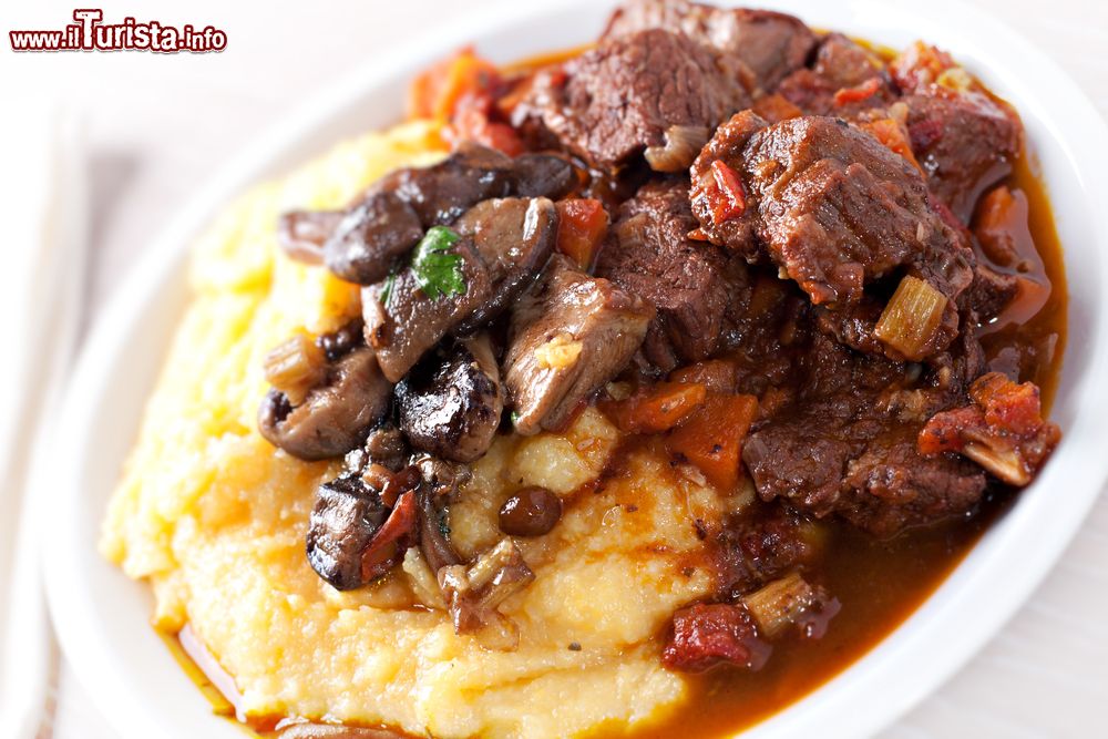 Immagine Bollito misto e polenta alla Sagra di Mantovana a Predosa, Piemonte