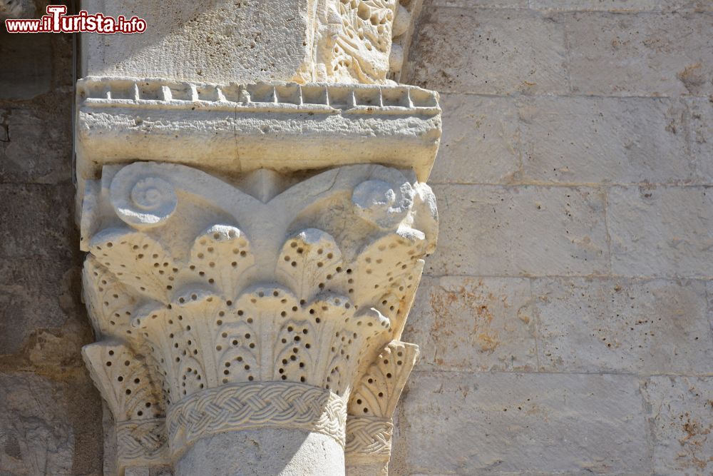 Immagine Capitello ornamentale della cattedrale di Trani, Puglia.