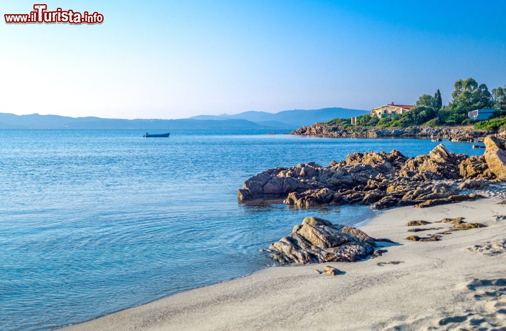 Immagine La spiaggia Mare e Rocce a Pittulongu di Olbia in Sardegna