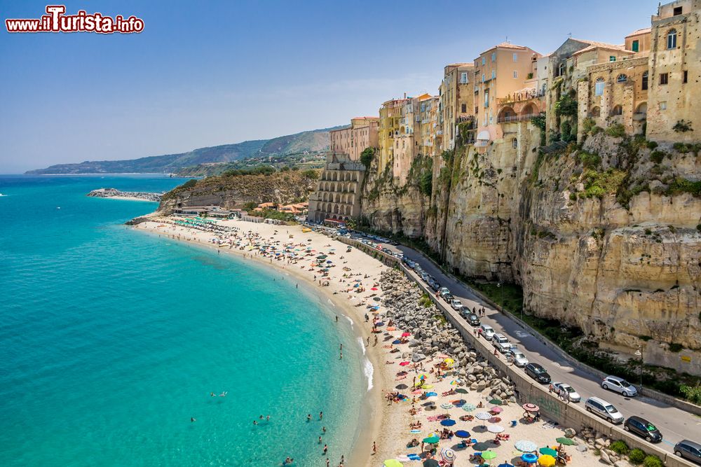Immagine La spiaggia di Tropea è sicuramente tra le 10 spiagge più belle di tutta la Calabria. Si trova sul versante tirrenico