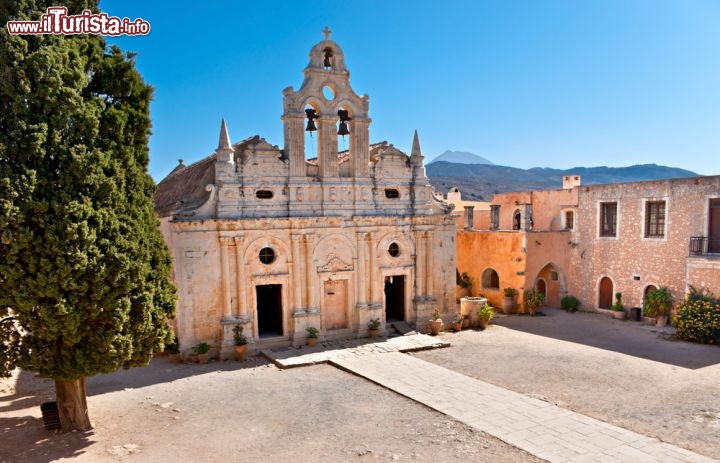 Immagine Monastero di Arkadi: si trova non distante da Rethymno sull'isola di Creta in Grecia - © eFesenko / Shutterstock.com