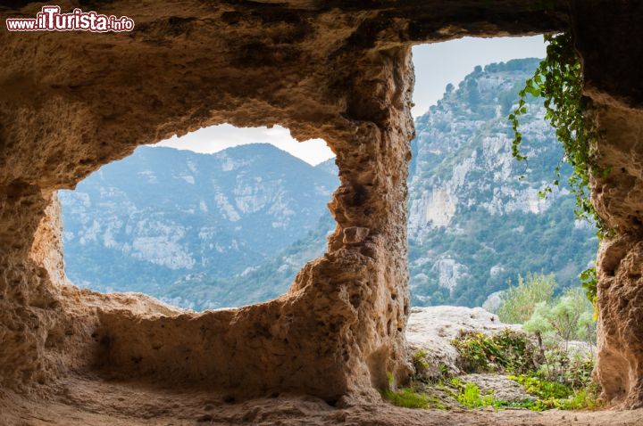 Immagine La Necropoli di Pantalica vicino a Ferla Sicilia - © Marco Ossino / Shutterstock.com