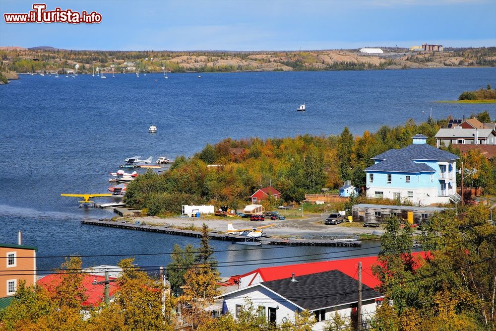 Immagine Panorama autunnale della cittadina di Yellowknife in Canada