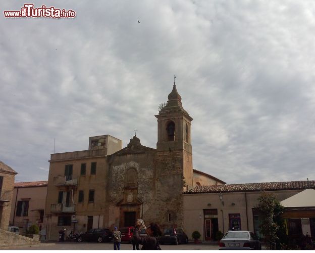 Immagine La Piazza centrale di Castelbuono, il borgo montano della Sicilia - © Monica Mereu