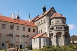 Abside della Cattedrale di San Procopio a Trebic, Repubblica Ceca. Venne fatta costruire all'inizio del XIII° secolo da Venceslao I° di Boemia  - © Jan Kratochvila / Shutterstock.com ...