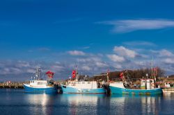 Barche di pescatori del Baltico vicino a Timmendorfer Strand: ci troviamo nel land Schleswig-Holstein nel nord della Germania - © RicoK / Shutterstock.com