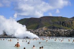 Panorama della Blue Lagoon, Islanda. Quest'area ...