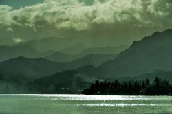 Controluce costa ovest di Tahiti Nui