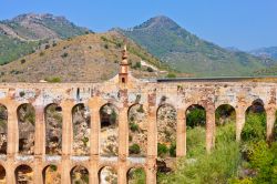 Dettaglio dell'acquedotto di Nerja in Andalusia, ...