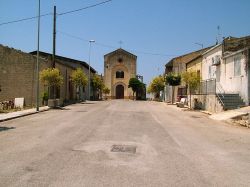 La chiesa della Madonna del Rosario a Mazzarrone in Sicilia . - © Grani85, Wikipedia