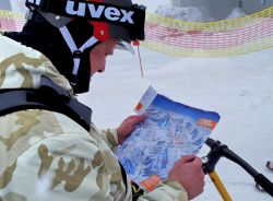 Mappa delle piste al ghiacciaio Stubai in Tirolo, Austria. Siamo nel più grande comprensorio sciistico su ghiacciaio dell'Austria.
