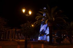 Albero di Natale in Place de Gaulle, Ajaccio
