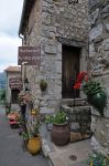 Au Vieux Four, in Rue Basse. Cucina con ingredienti freschi del mercato giornaliero in un locale dove l’arte di addobbare la tavola vi stupirà piacevolmente. 