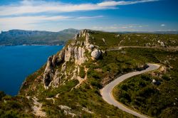 La cosiddetta Route des Crêtes che collega La Ciotat con Cassis (dipartimento Bouches-du-Rhône, Francia) - foto © Florian Augustin / Shutterstock.com