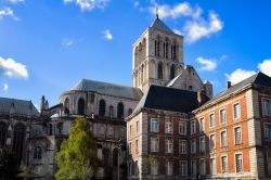 L'Abbazia della Santissima Trinità a Fécamp fu costruita nel Medioevo e più volte restaurata nel corso dei secoli. È meta di pellegrinaggio per i fedeli cristiani ...