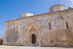 Abbazia di San Leonardo a Lama Volara in Puglia, dintorni di Manfredonia - © Mi.Ti. / Shutterstock.com