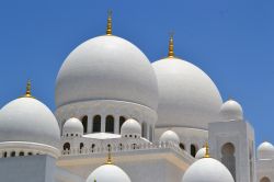 La Grande Moschea Sheikh Zayed di Abu Dhabi è ...