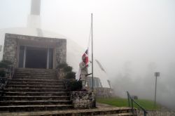 Ammaina bandiera a Puerto Plata, sul monte Isabel - La montagna, raggiungibile con l'unica teleferica dei Caraibi, offre viste sulla costa settentrionale della Repubblica Dominicana. Unica ...