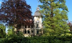 Un'antica villa in un parco a Bautzen, Sassonia, Germania. Questa bella cittadina dell'Alta Lusazia sorge sul fiume Sprea  - © Baytemur Natallia / Shutterstock.com