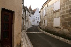 Antiche case di Cognac affacciate su una viuzza del centro storico, Francia.
