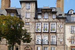 Antiche case nel centro storico di Rennes in Francia.