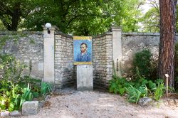 Autoritratto del pittore Vincent van Gogh al monastero di Saint-Paul de Mausole, Francia: siamo all'ex centro psichiatrico nei pressi di Saint-Remy-de-Provence dove l'artista venne ricoverato ...