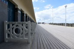 Bungalows privati sulla spiaggia di Deauville, Normandia, Francia - © photofort 77 / Shutterstock.com