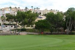 Campi da golf a Orihuela, Spagna. Importante centro di agrumeti e di produzione di datteri, al territorio comunale appartengono anche 24 chilometri di tratto costiero con spiagge, calette e ...