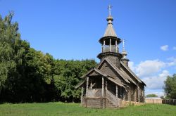 La cappella di Michele Arcangelo all'interno della riserva del Museo Pushkin, nella regione di Nizhny Novgorod (Russia) - foto © Alesem / Shutterstock.com