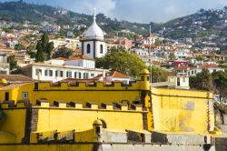 Il castello Fortaleza de Sao Tiago a Funchal, Madeira (Portogallo) - Nell'immaginario collettivo un castello è imponente, fiabesco e per alcuni versi anche potenzialmente terrificante, ...