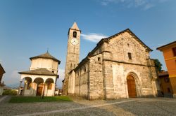 La chiesa dei Santi Gervasio e Protasio a Baveno, Piemonte. Costruita attorno all'XI° secolo, venne consacrata dal vescovo Amidano nel luglio 1345.
