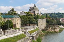 Chiesa San Giorgio a Badolino, Verona (Veneto) - Più conosciuto con il nome di "Eremo di San Giorgio", questo complesso fu fondato nel 1663. La Chiesa invece fu ultimata più ...