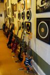 Chitarre vintage agli Sun Studios di Memphis, Tennessee (USA): in questo storico studio di registrazione, aperto nel 1950 dal produttore Sam Phillips, è nato il rock'n'roll - James ...