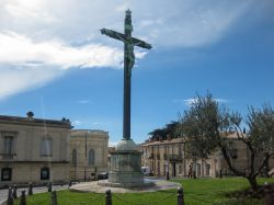 Croce in Place du Peyrou a Montpellier, Occitania (Francia) - © Arturo Verea / Shutterstock.com