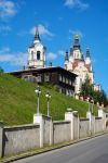 Edifici in Oktyabr'skiy vzvoz, strada nel distretto di Voskresenskaya a Tomsk (Siberia, Russia).
